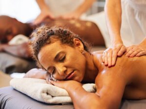 What Are the Benefits of a Couples Massage?